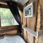 Large Camper In The Olive Grove キャンプ場 *