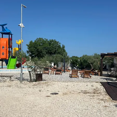 Large Camper In The Olive Grove * Banjole
