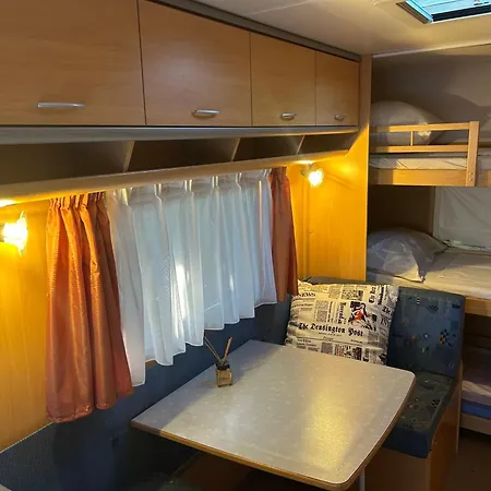 Large Camper In The Olive Grove バニョレ
